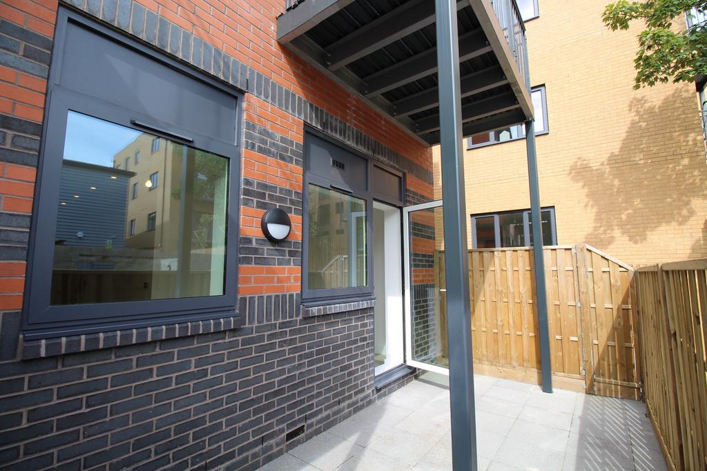 Marlborough House, Clivemont Road, Maidenhead 1 bed apartment £1,250