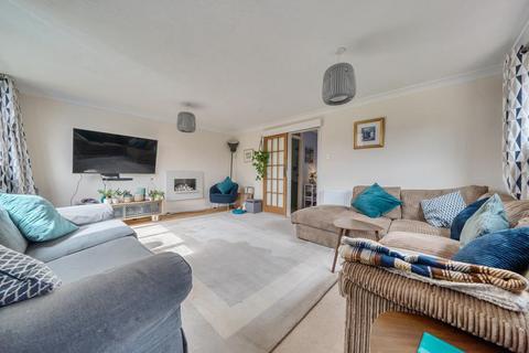 102 Early Road, Witney, OX28 1EU