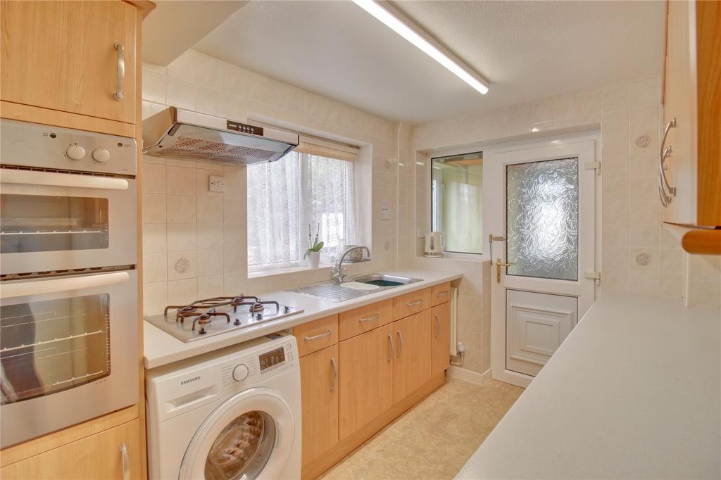 Hall Park Avenue, Horsforth, Leeds, West Yorkshire, LS18 3 bed house