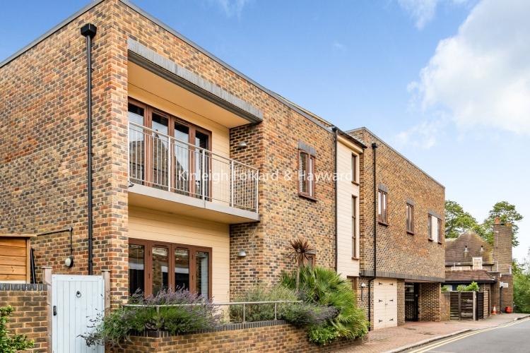 Camden Grove Chislehurst BR7 2 bed flat £1,600 pcm (£369 pw)