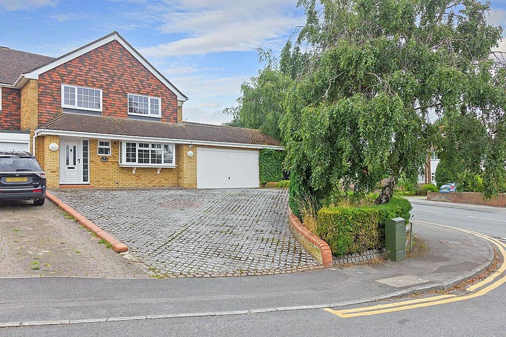 Oastview, Rainham, Gillingham, Medway, ME8 3 bed end of terrace house