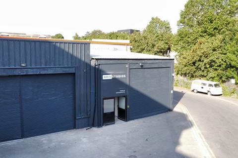 Industrial unit to rent, Grosvenor Way, London E5