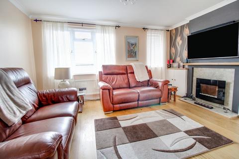 11 Cleasby Close, Westlea, Swindon, SN5 7AE