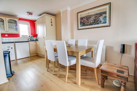 11 Cleasby Close, Westlea, Swindon, SN5 7AE