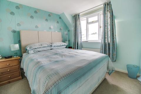 11 Cleasby Close, Westlea, Swindon, SN5 7AE