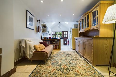 24 Cornmill Lane, Tutbury, Burton-on-trent, DE13 9HA
