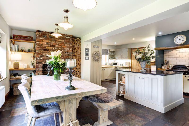 Living dining...