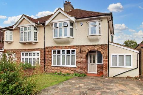 4 bedroom semi-detached house for sale - Temple Avenue, Shirley