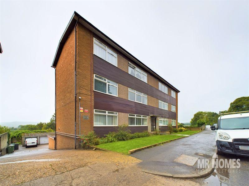 Rinaston Court, Fairwater Road, Cardiff. CF5 2LJ 2 bed flat for sale