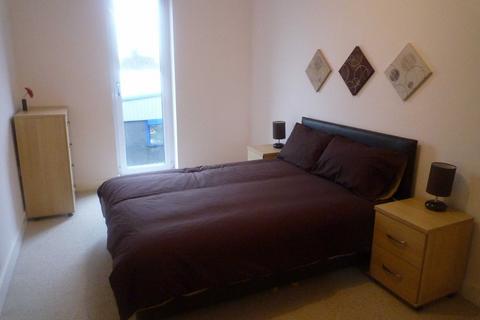 2 bedroom flat to rent, Springfield Court, 2 Dean Road, City Centre, Salford, M3