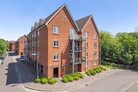 2 bedroom apartment to rent, The Lamports, Alton