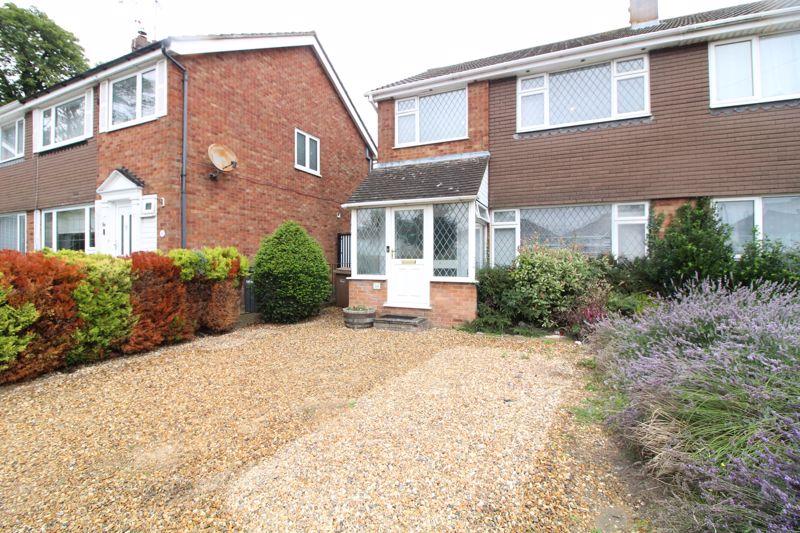 MUST VIEW on Sundon Park Road, Luton 3 bed semi-detached house - £375,000