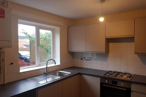 3 bedroom terraced house to rent, Burnside, Brookside, Telford, Shropshire, TF3
