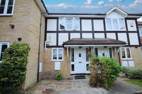 2 bedroom terraced house for sale - Woodpecker Close, Harrow
