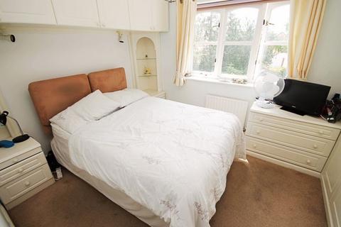 2 bedroom terraced house for sale - Woodpecker Close, Harrow