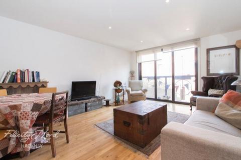 3 bedroom apartment to rent, Shacklewell Lane, Hackney