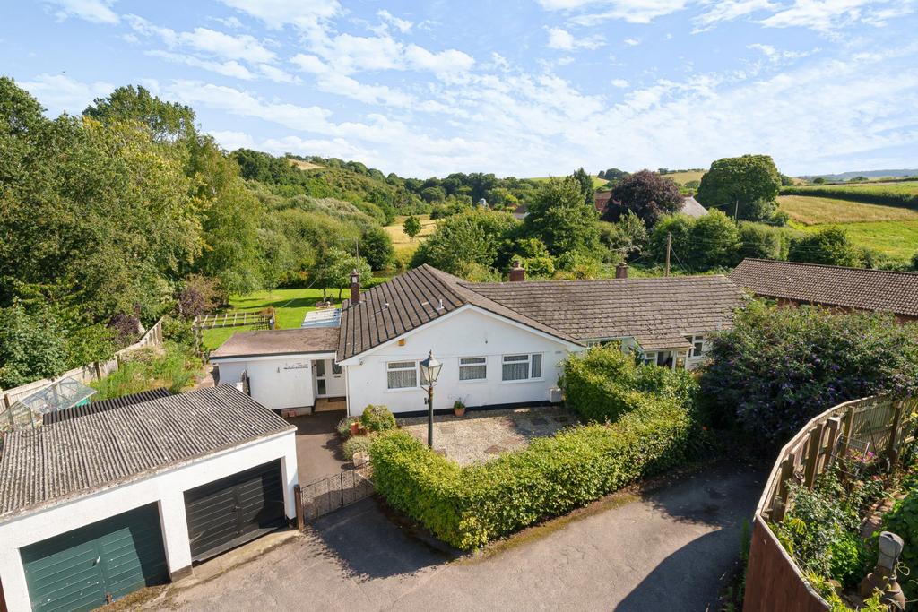 Exminster, Exeter 3 bed semidetached house for sale £500,000