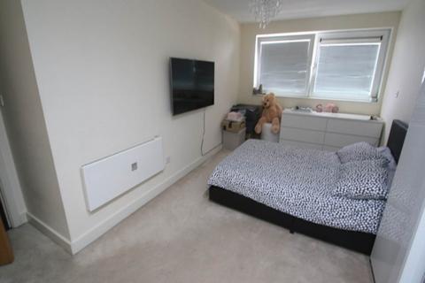 2 bedroom flat to rent, Fathom Court, 2 Basin Approach, London