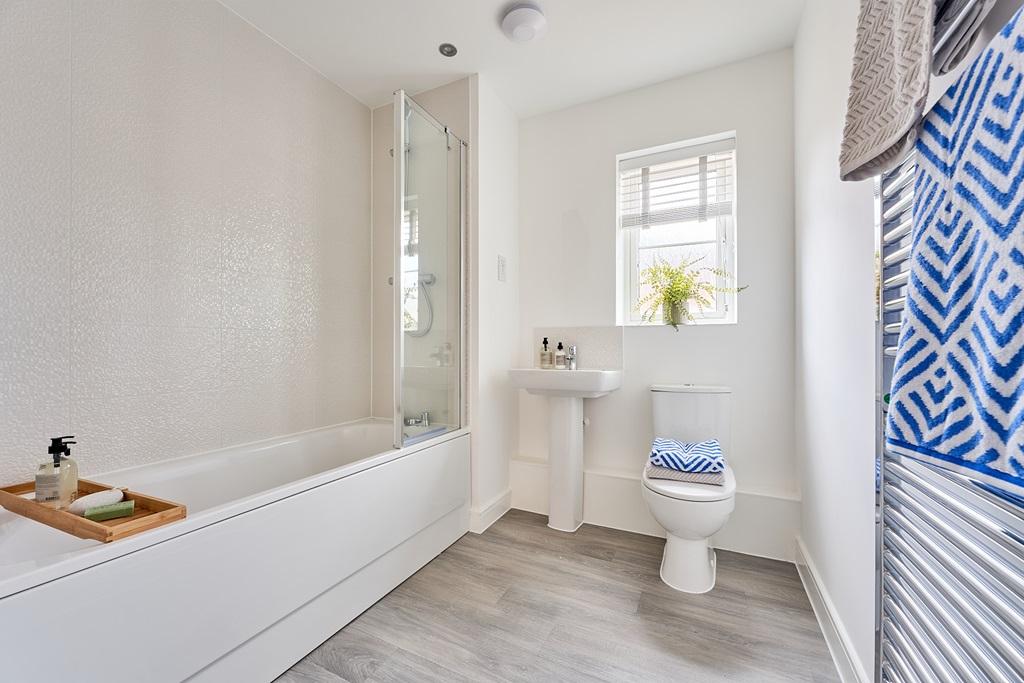 Spacious Bathroom
