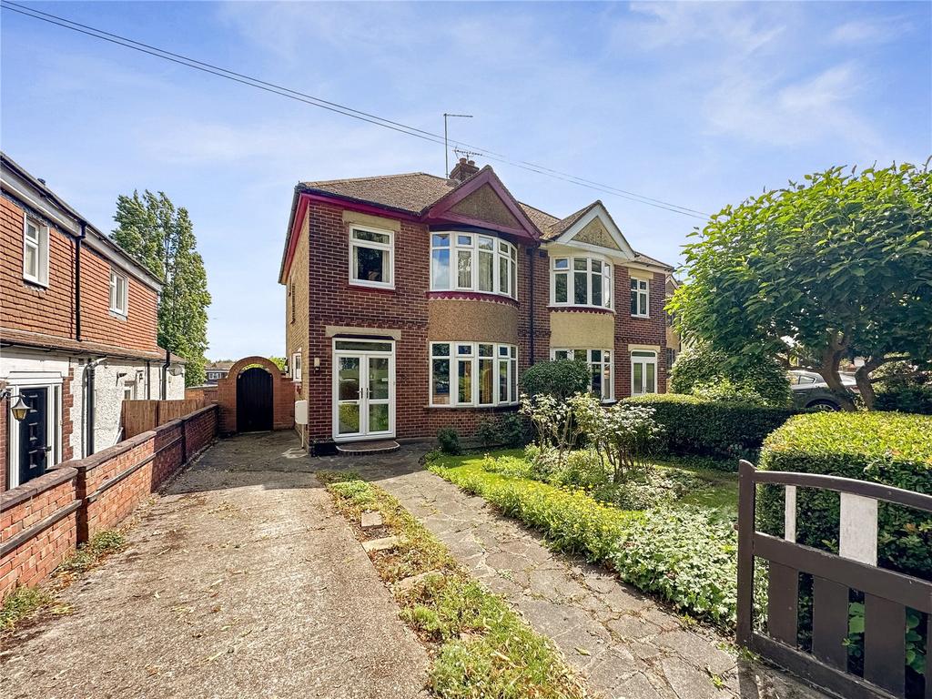 Locarno Avenue, Gillingham, Kent, ME8 3 bed semidetached house £325,000