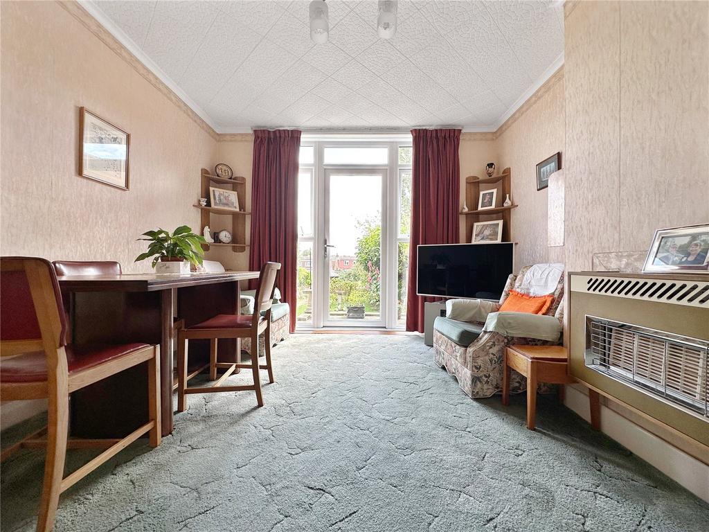 Locarno Avenue, Gillingham, Kent, ME8 3 bed semidetached house £325,000