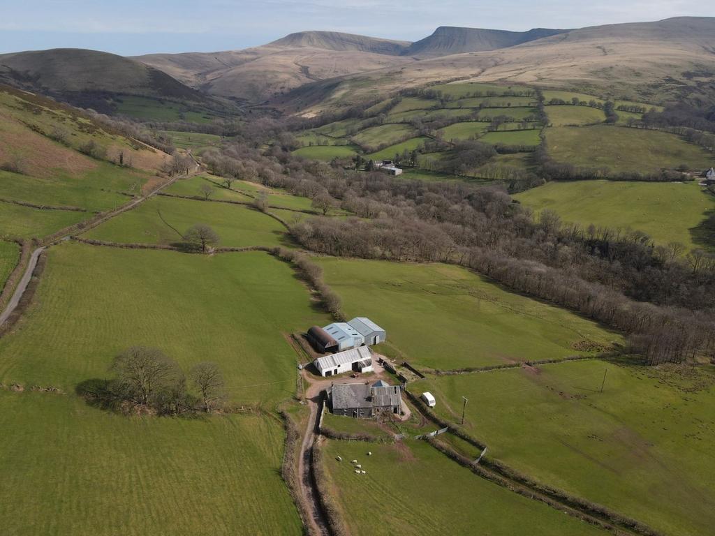 Llanddeusant, Llangadog, SA19 4 bed property with land for sale £