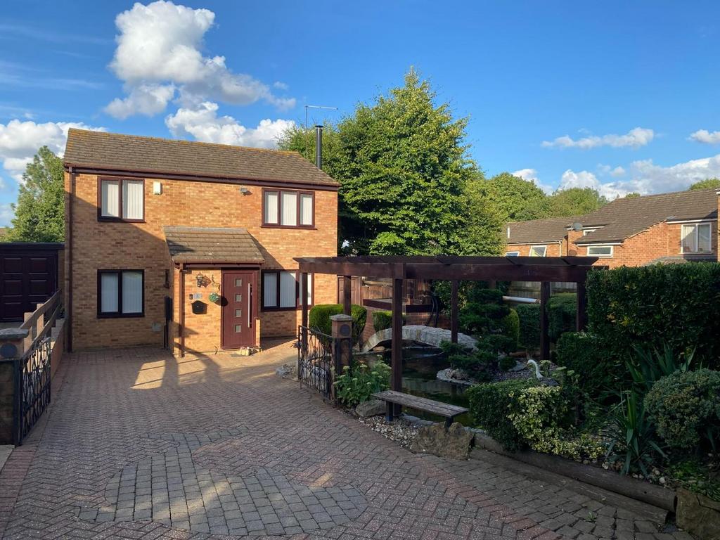 Lowlands Close, Rectory Farm, Northampton NN3 4 bed detached house for