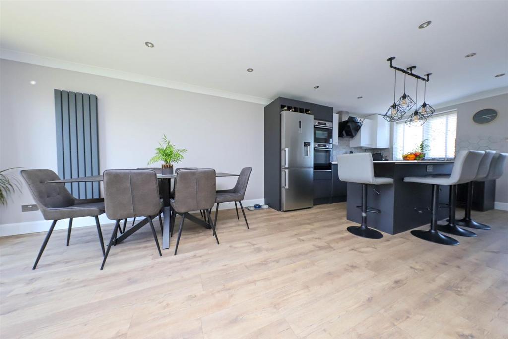 Nicholas james elder close dining kitchen.jpg