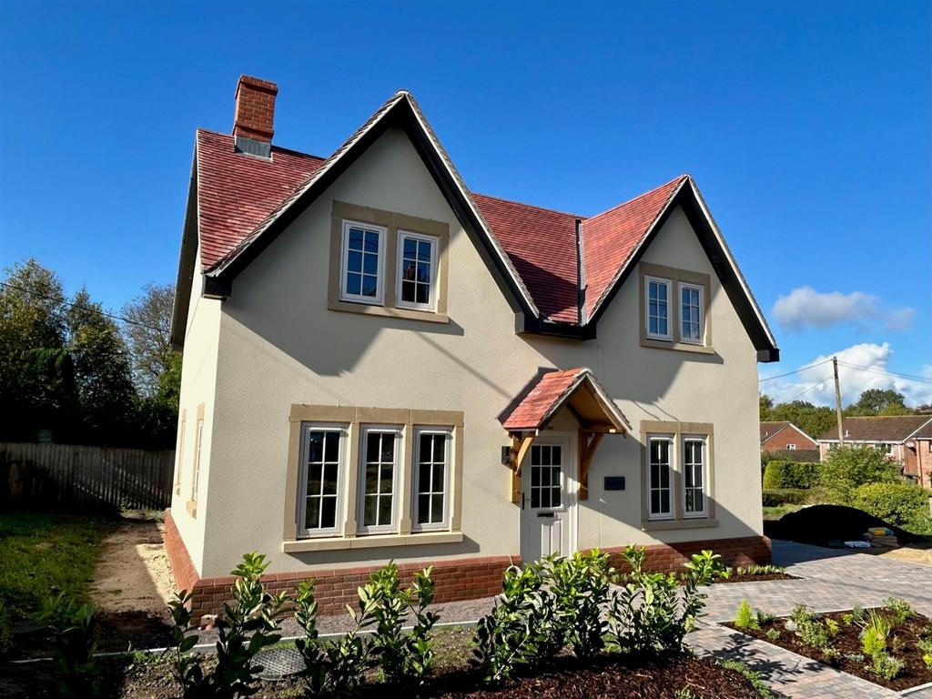 Main Road, Cherhill, Calne 3 bed detached house for sale £525,000