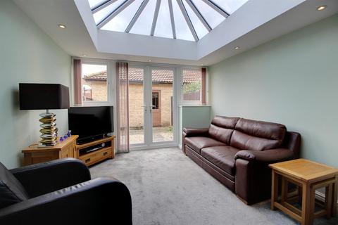 2 Amsterdam Way, Dereham, NR19 1XH
