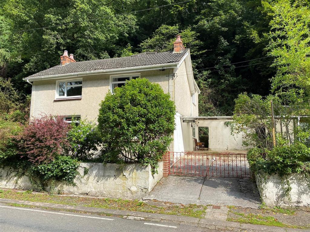 Ferryside 3 bed house for sale £245,000
