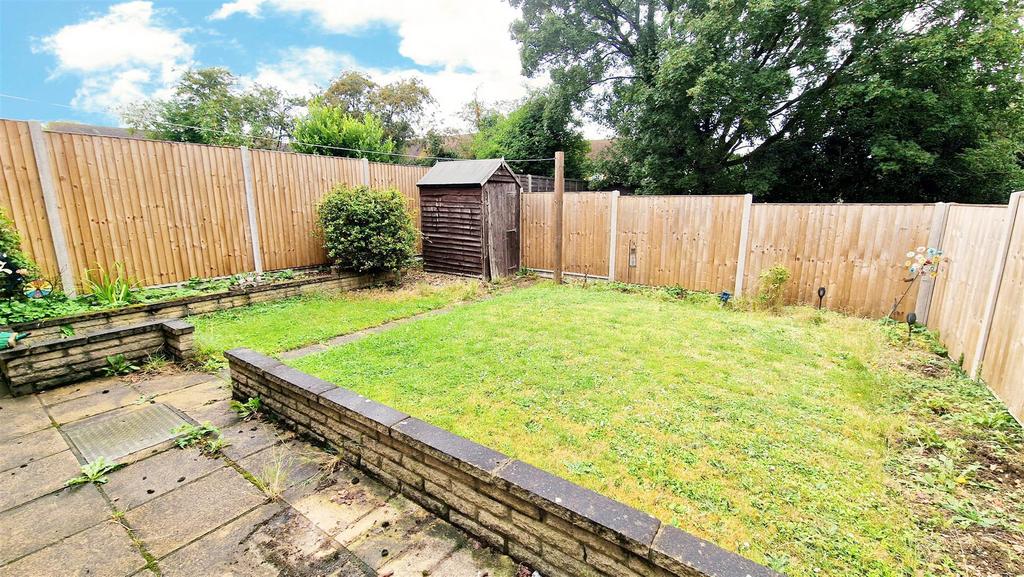 OWN ADJOINING GARDEN! Gauldie Way, Standon, Herts 2 bed for