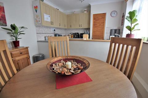 127 Bracondale Road, London, SE2 9EN
