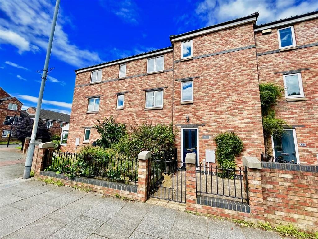 Bensham Road, Gateshead 3 bed flat for sale £149,950