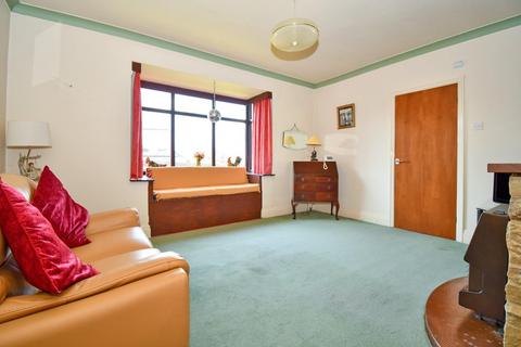 2 Ackworth Crescent, Yeadon, Leeds, LS19 7BT