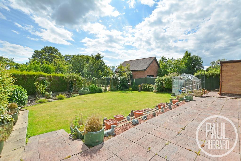 St. Margarets Road, Lowestoft, NR32 3 bed detached bungalow for sale £325,000