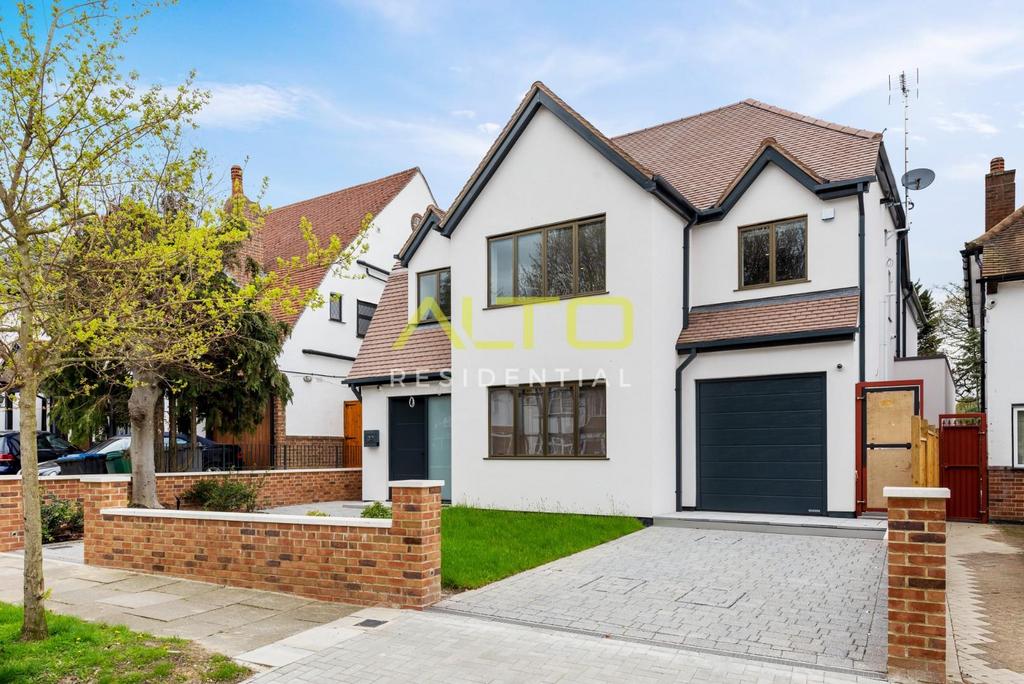 Pebworth Road, Harrow, Middlesex, HA1 5 bed detached house £6,000 pcm