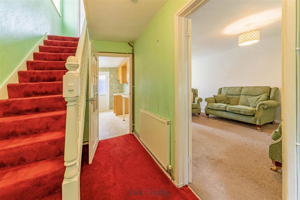 Rembrandt Close, Tonbridge 2 bed semidetached house £300,000