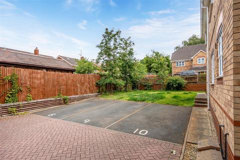 10 Cygnet Court, Wombourne, Wolverhampton, WV5 0NN