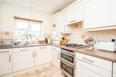 10 Cygnet Court, Wombourne, Wolverhampton, WV5 0NN