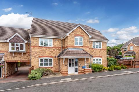 10 Cygnet Court, Wombourne, Wolverhampton, WV5 0NN