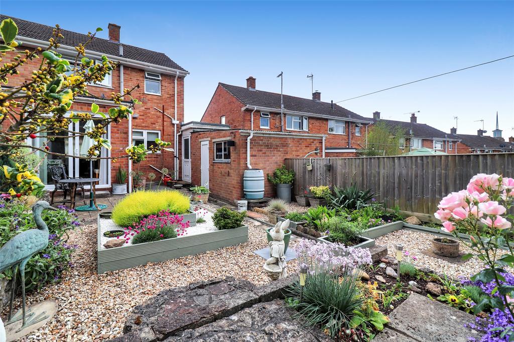 Eastwick Road, Taunton, Somerset, TA2 2 bed semidetached house for