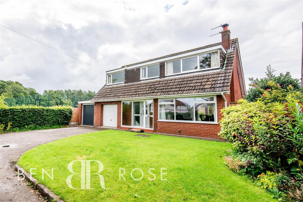 Grasmere Close, Euxton, Chorley 3 bed detached house for sale £309,995