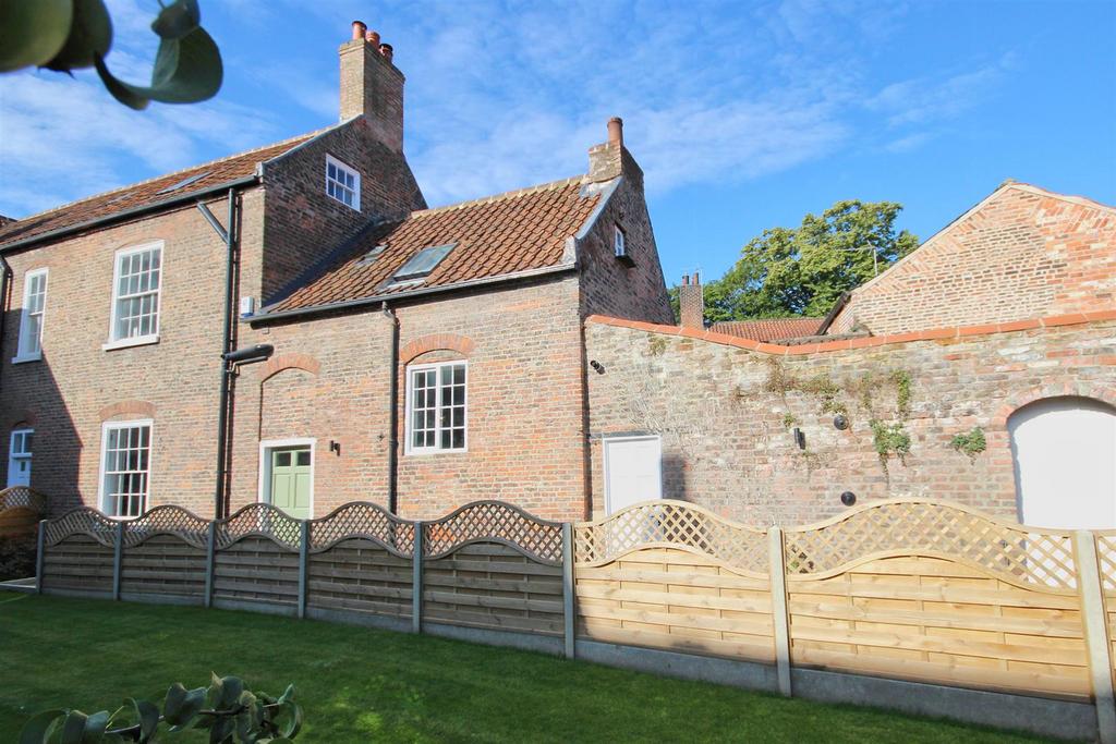 Cross Keys Mews, Beverley 3 bed house for sale £545,000