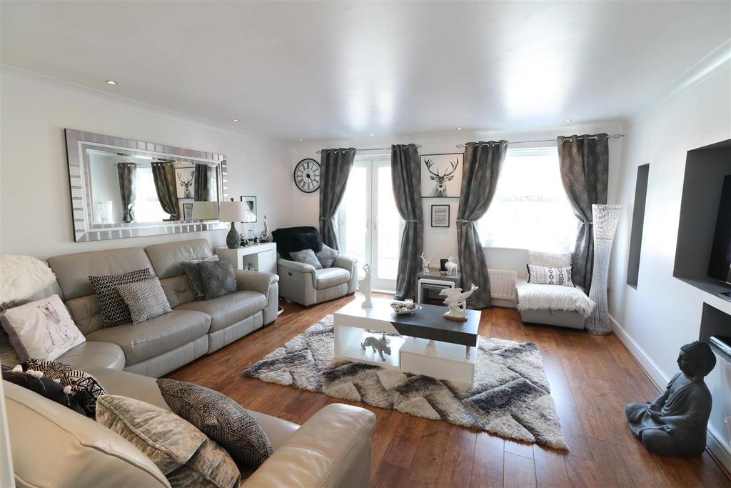 Royal Way, Baddeley Green, StokeOnTrent 4 bed townhouse for sale £