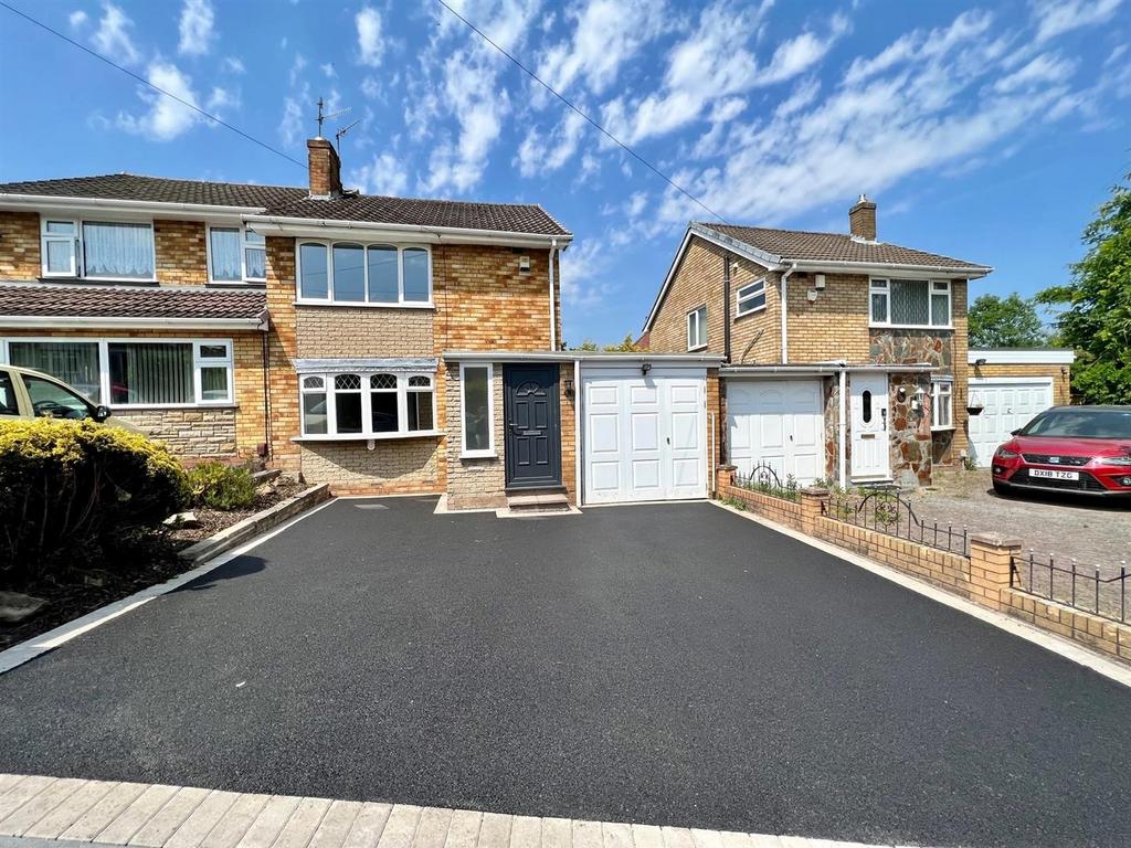 Westminster Road, Wordsley, DY8 5EA 3 bed semidetached house £1,150