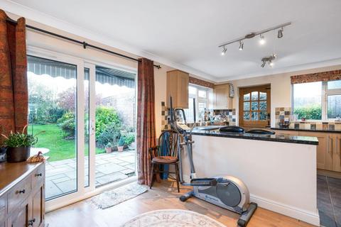 17 Long Walk, Istead Rise, Gravesend, DA13 9HH