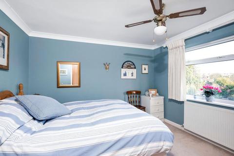 17 Long Walk, Istead Rise, Gravesend, DA13 9HH