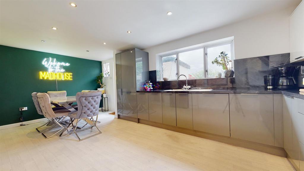 St. Johns Road, Bletchley, Milton Keynes 3 bed terraced house for sale