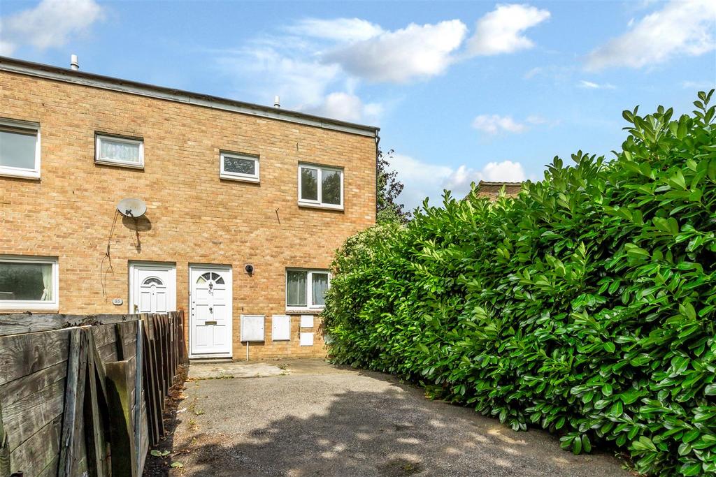 Bramble Avenue, Conniburrow, Milton Keynes 2 bed end of terrace house